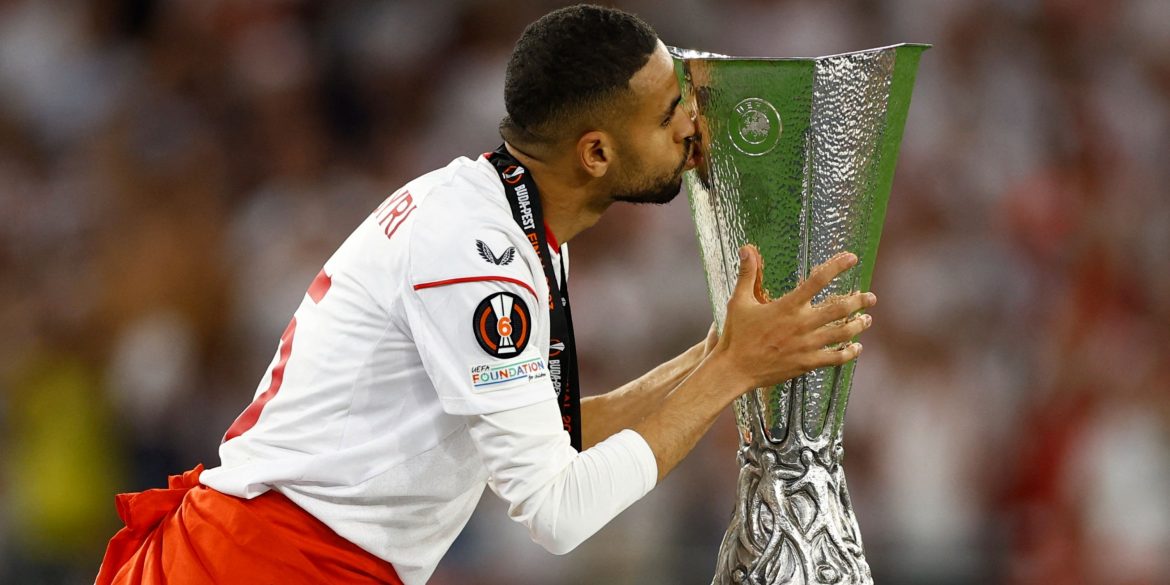 Man Utd scouts monitoring "incredible" £28m man who can out-jump Ronaldo