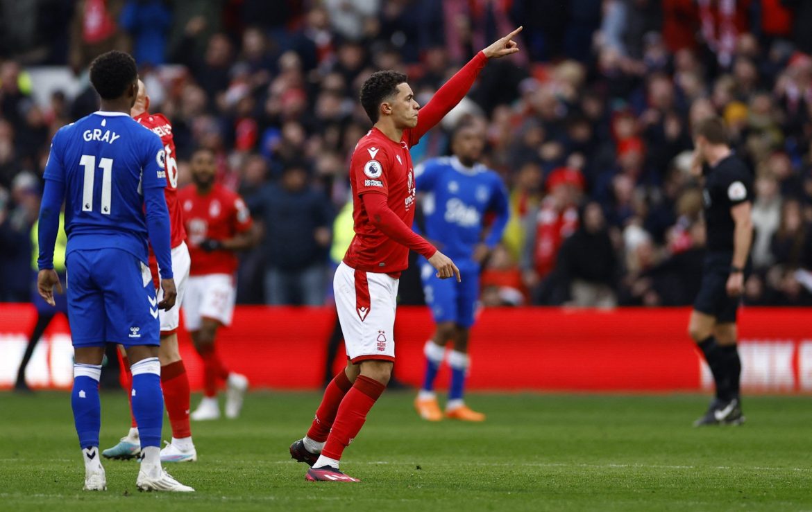 Aston Villa could sign "unbelievable" Premier League ace this summer.