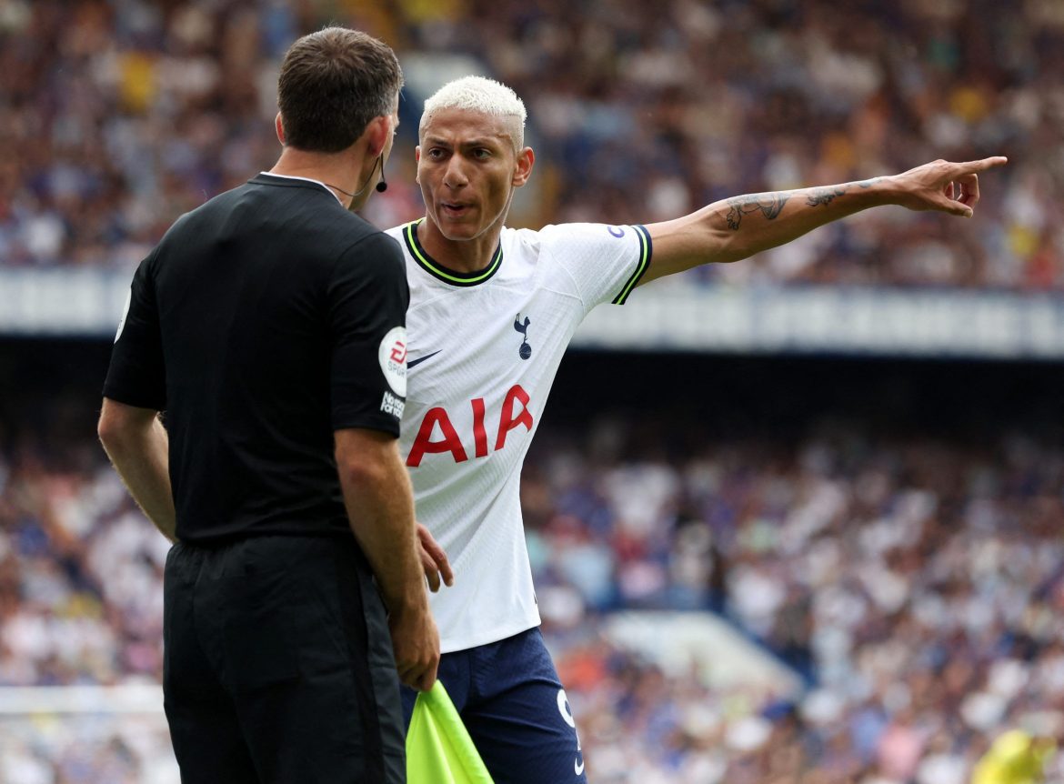 VAR appears to ignore major Spurs penalty appeal