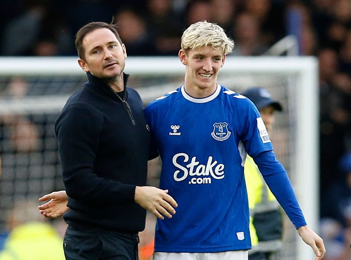 Everton urged to sell Anthony Gordon